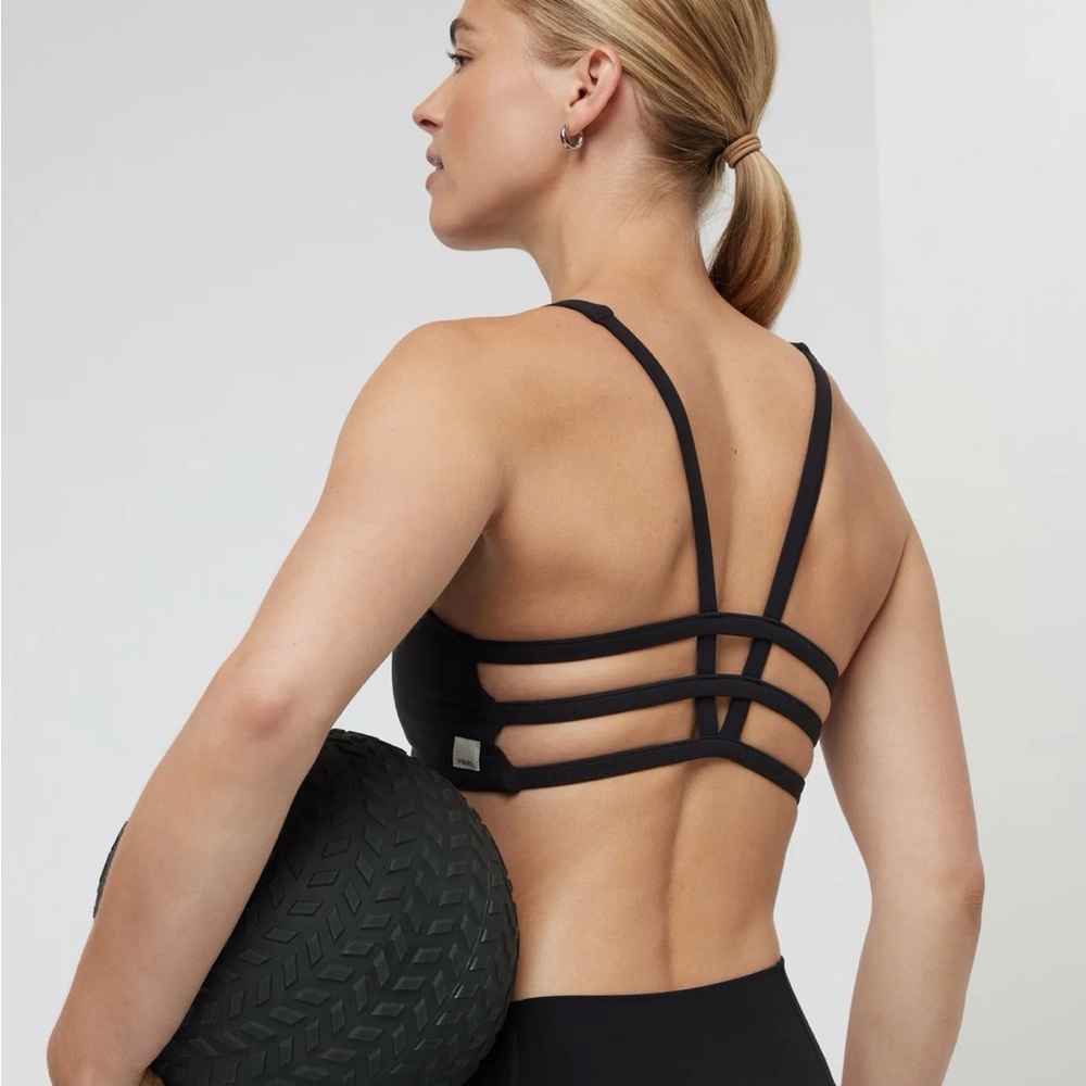 Vuori Yosemite Bra - Picture 10 of 11